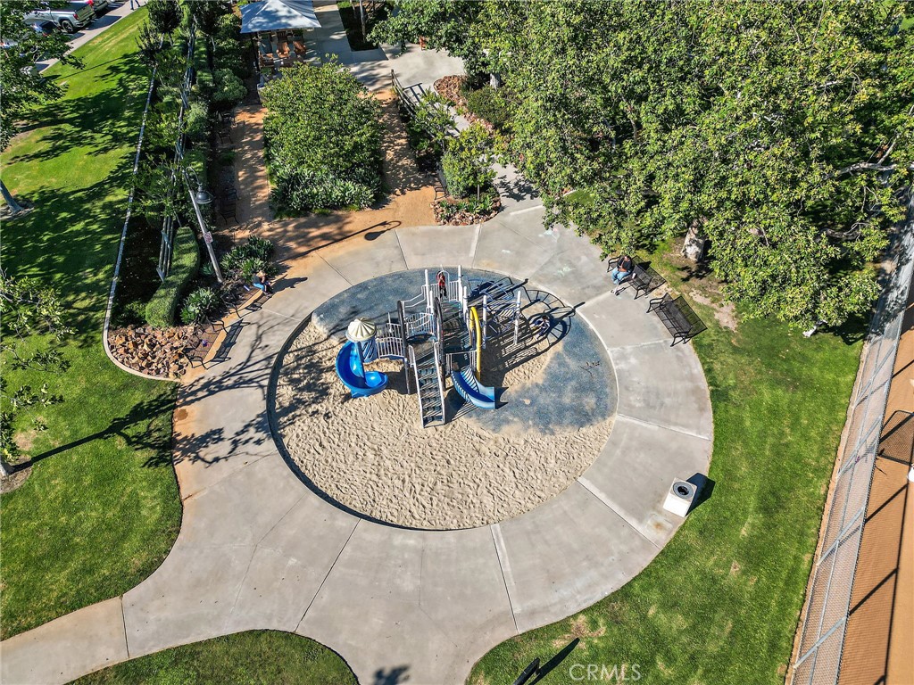 https://media.crmls.org/medias/b8af6791-c2c3-4590-b8b5-49f171b9604c.jpg?preset=X-Large