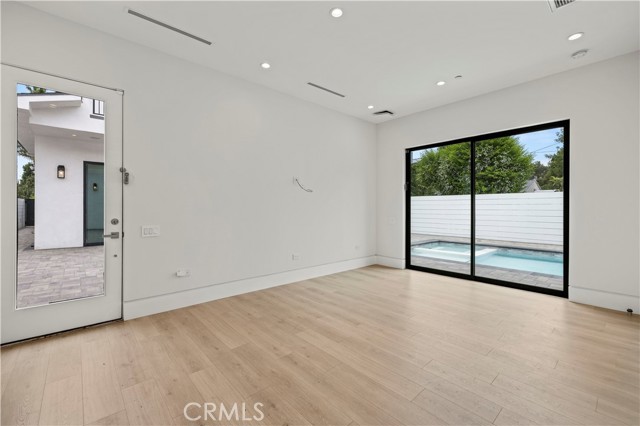 Detail Gallery Image 9 of 75 For 4532 Katherine, Sherman Oaks,  CA 91423 - 6 Beds | 6/1 Baths