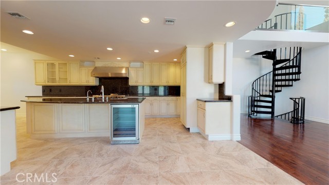 22500 N Summit Ridge Circle, Chatsworth CA: https://media.crmls.org/medias/b8b0907c-f7ae-4da9-8f68-ef45fc722861.jpg