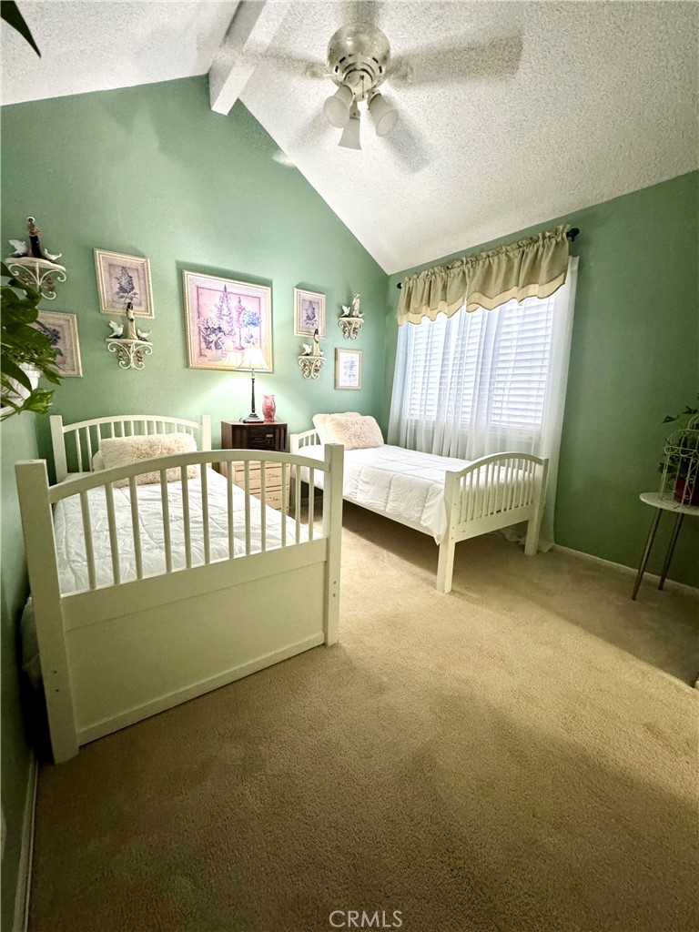 https://media.crmls.org/medias/b8b122c3-5e57-4fd9-9144-55b5324aea53.jpg?preset=X-Large