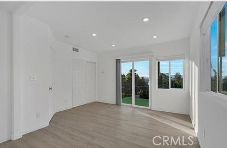3728 Berry Drive, Studio City CA: https://media.crmls.org/medias/b8b1bcdf-7d08-4d9e-86d3-e0b835108f0e.jpg