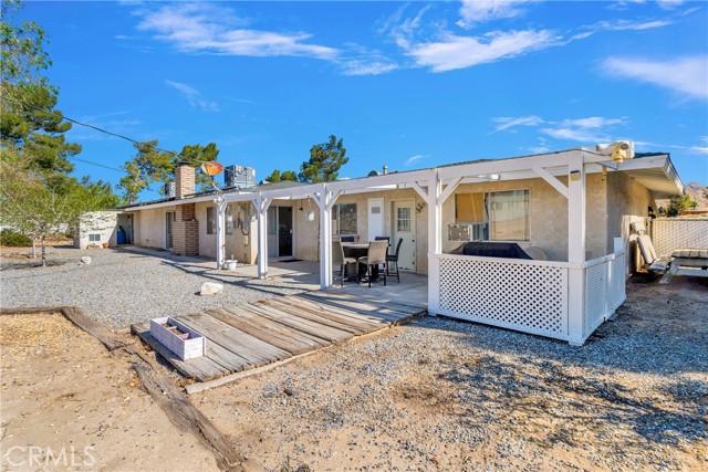 19445 Yanan Road, Apple Valley CA: https://media.crmls.org/medias/b8b1d64c-9b1f-416f-a07f-03bde8a2fa29.jpg