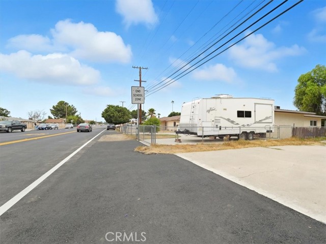17962 Merrill Avenue, Fontana CA: https://media.crmls.org/medias/b8b1dd66-e607-417b-a5f6-7409338af495.jpg