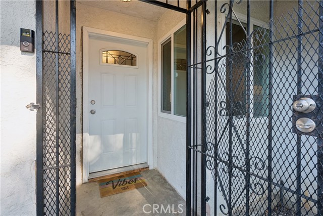 Detail Gallery Image 4 of 32 For 16103 Osborne St, North Hills,  CA 91343 - 3 Beds | 2 Baths