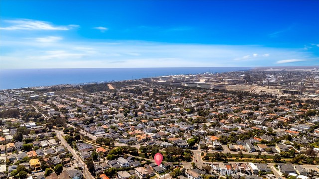 2605 N Poinsettia Avenue, Manhattan Beach CA: https://media.crmls.org/medias/b8b2a6ee-55f6-4641-98e5-c90b309afb3d.jpg