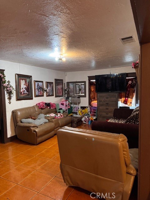 1767 N E Street, San Bernardino CA: https://media.crmls.org/medias/b8b334dd-f803-4fe8-a243-960df2c0caf4.jpg