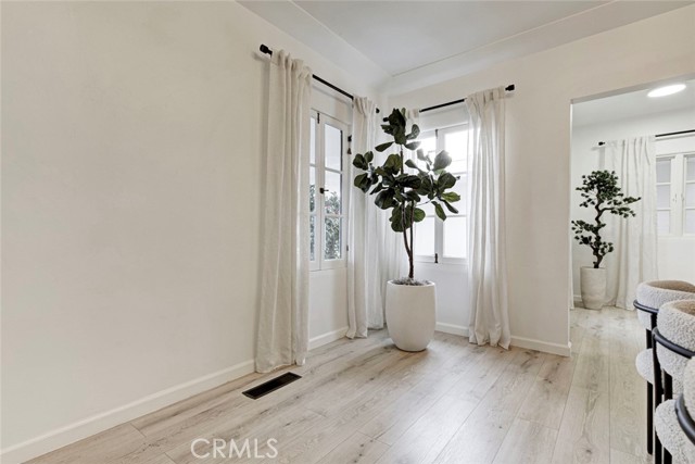 Detail Gallery Image 11 of 59 For 606 Galer Pl, Glendale,  CA 91206 - 4 Beds | 3 Baths