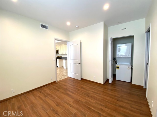 Detail Gallery Image 6 of 29 For 953 N Normandie #205,  Los Angeles,  CA 90029 - 3 Beds | 2 Baths