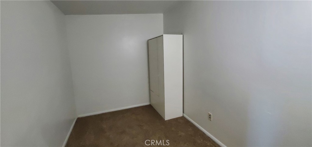 https://media.crmls.org/medias/b8b58bf3-6970-4115-bad8-740f99ac4afd.jpg?preset=X-Large