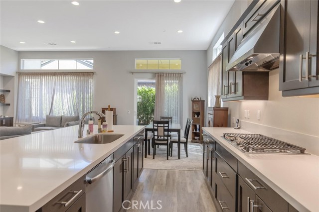 Detail Gallery Image 12 of 47 For 25124 Limetree Ln, Canyon Country,  CA 91387 - 2 Beds | 2/1 Baths