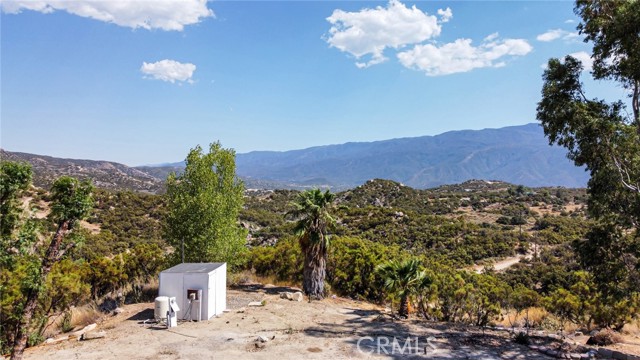 Detail Gallery Image 4 of 39 For 47800 Secret Falls Rd, Aguanga,  CA 92536 - 3 Beds | 2 Baths