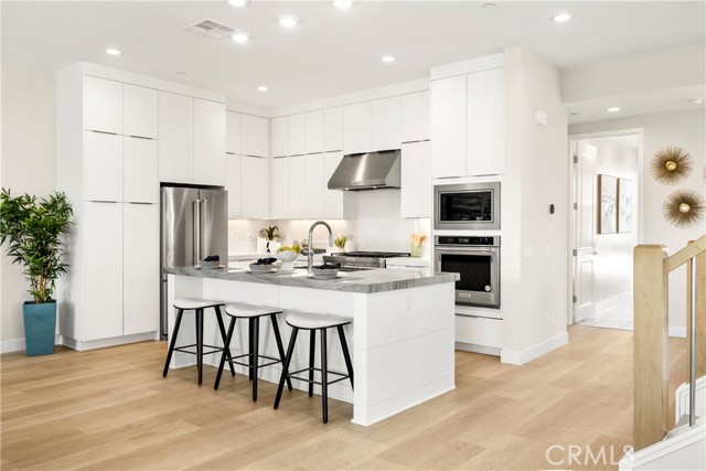 Detail Gallery Image 26 of 73 For 130 Pin, Lake Forest,  CA 92630 - 5 Beds | 3/1 Baths