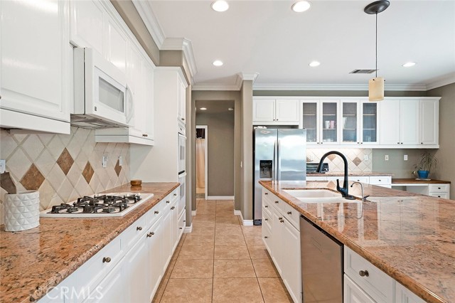 Detail Gallery Image 11 of 75 For 13762 Woodcrest Ct, Corona,  CA 92880 - 5 Beds | 3 Baths