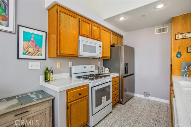 Detail Gallery Image 11 of 30 For 25545 Prospect Ave, Loma Linda,  CA 92354 - 3 Beds | 3 Baths