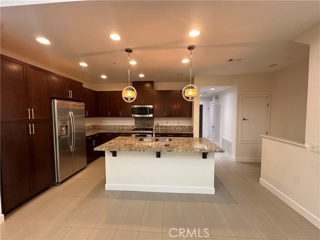 Detail Gallery Image 7 of 69 For 27 Soho, Irvine,  CA 92612 - 3 Beds | 3 Baths