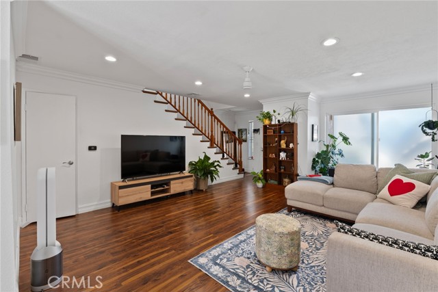 Detail Gallery Image 1 of 39 For 13011 Doty Ave #44,  Hawthorne,  CA 90250 - 3 Beds | 1/1 Baths