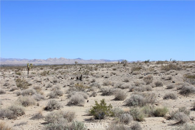 769 Meridian Road, Lucerne Valley CA: https://media.crmls.org/medias/b8b9858c-f08f-478c-83fc-de56affaf03d.jpg