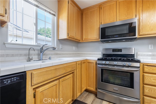 Detail Gallery Image 12 of 31 For 821 Marlbank Pl, Paso Robles,  CA 93446 - 3 Beds | 2/1 Baths