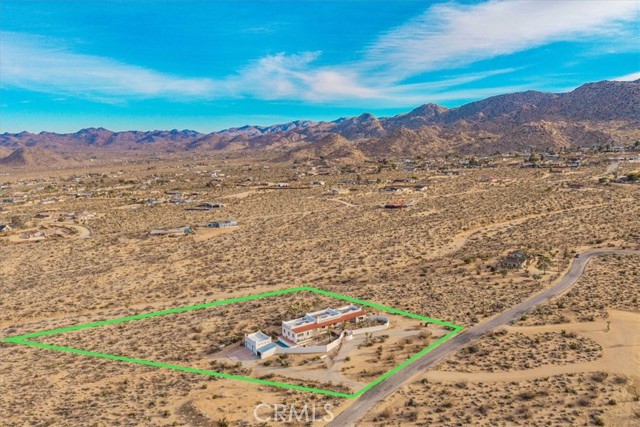 7423 Juniper Road, Joshua Tree CA: https://media.crmls.org/medias/b8bad785-79be-466e-861a-b6afa75f6fc9.jpg