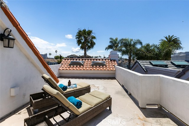 Detail Gallery Image 18 of 20 For 415 8th St, Huntington Beach,  CA 92648 - 3 Beds | 3/2 Baths