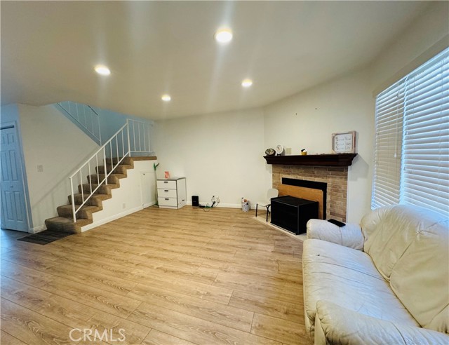 Detail Gallery Image 4 of 11 For 1419 S Marguerita Ave #H,  Alhambra,  CA 91803 - 4 Beds | 3/1 Baths