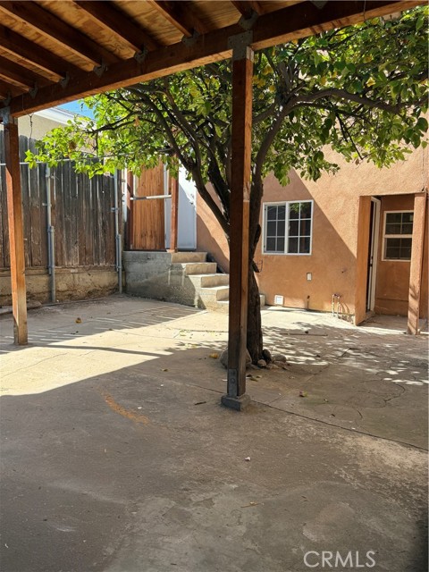 1113 N Avenue 50, Los Angeles CA: https://media.crmls.org/medias/b8bbea8a-ddfc-4946-80e1-c6caede618ed.jpg