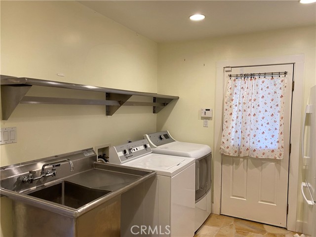 11514 Newcastle Avenue, Granada Hills (los Angeles), California 91344, 5 Bedrooms Bedrooms, ,1 BathroomBathrooms,Residential,For Sale,11514 Newcastle Avenue,CRSR24228724