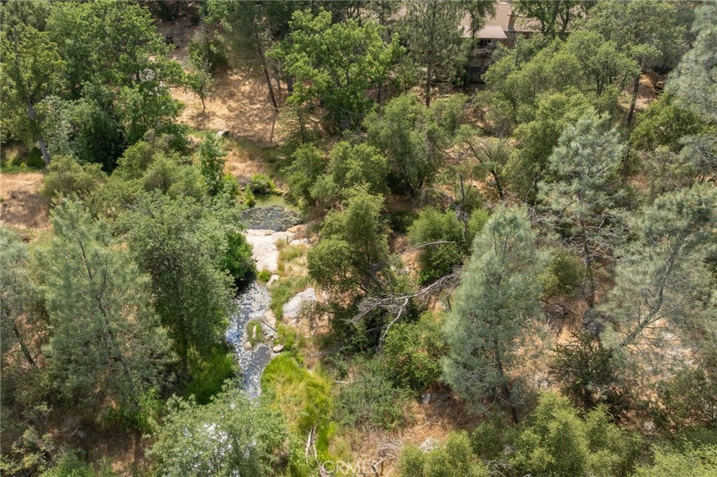 https://media.crmls.org/medias/b8bcde7c-13a5-4768-9d9a-d5713ecae0dd.jpg?preset=X-Large