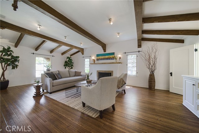 516 E Stocker Street, Glendale CA: https://media.crmls.org/medias/b8bd0037-2c84-4cd1-9308-2e4dcd3f2678.jpg