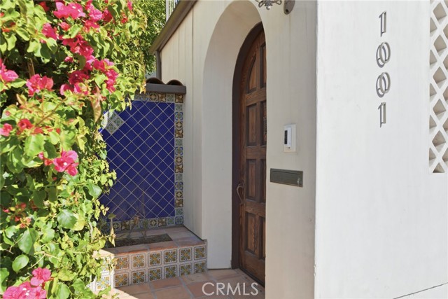 Detail Gallery Image 3 of 63 For 1001 2nd, Hermosa Beach,  CA 90254 - 5 Beds | 3/1 Baths