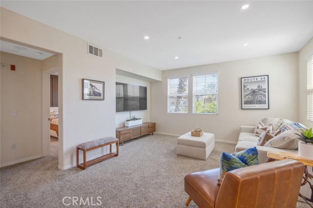 Detail Gallery Image 13 of 49 For 243 Riverdale Ct #431,  Camarillo,  CA 93010 - 3 Beds | 2/1 Baths