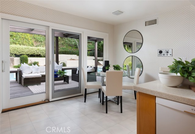 Detail Gallery Image 11 of 23 For 1161 Hyde Park Dr, North Tustin,  CA 92705 - 4 Beds | 3 Baths