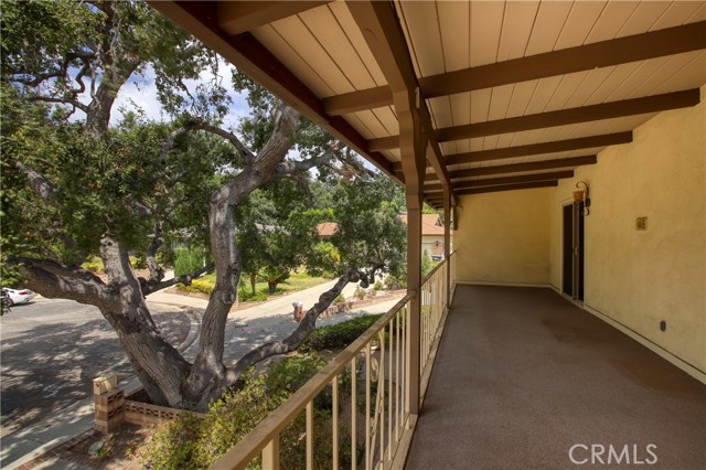 3950 Hamilton Lane, La Crescenta CA: https://media.crmls.org/medias/b8be4856-9da3-428d-a584-ed823c826427.jpg