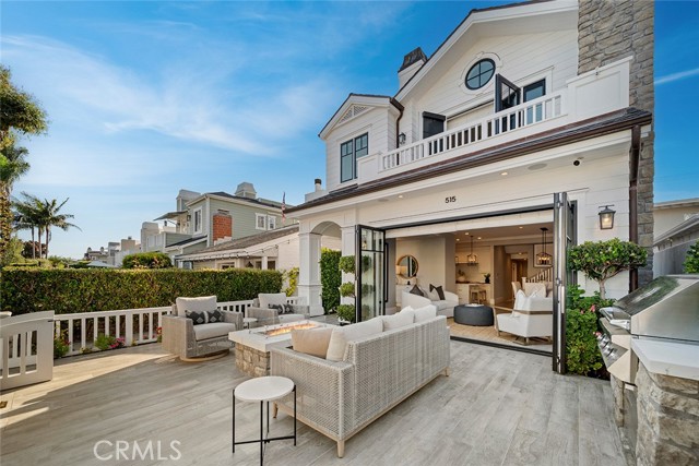 515 Narcissus Avenue, Corona del Mar CA: https://media.crmls.org/medias/b8beb464-3332-4867-b362-fe18e022210d.jpg