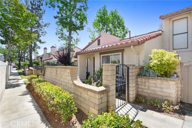 Detail Gallery Image 2 of 17 For 9770 El Paseo Dr, Rancho Cucamonga,  CA 91730 - 2 Beds | 1/1 Baths