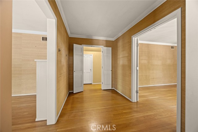 85 S San Rafael Avenue, Pasadena CA: https://media.crmls.org/medias/b8bf58fa-e98d-4f5d-9a0b-919c228c4d78.jpg
