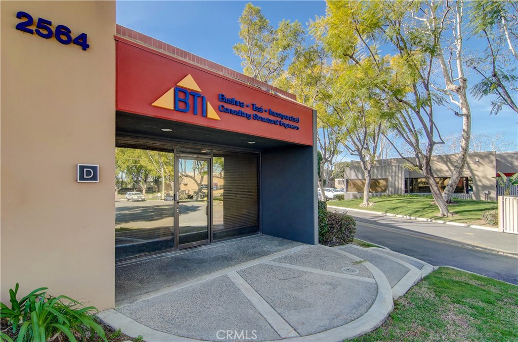 2564 W Woodland Drive, Anaheim, CA 92801
