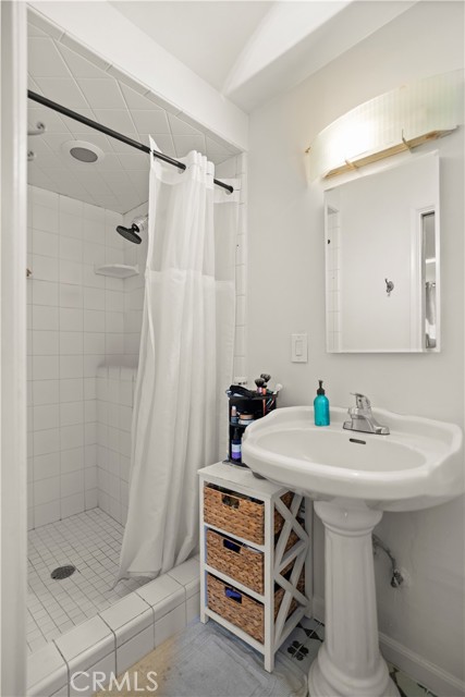 2608 Temple Lane, Bakersfield CA: https://media.crmls.org/medias/b8bff5ee-342c-4112-b4b0-6831a143b3f1.jpg