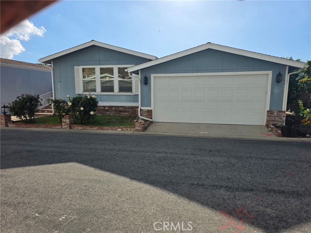 15455 Glenoaks Boulevard, Sylmar CA: https://media.crmls.org/medias/b8c032f5-9da4-4153-9dd2-5b408e83b463.jpg