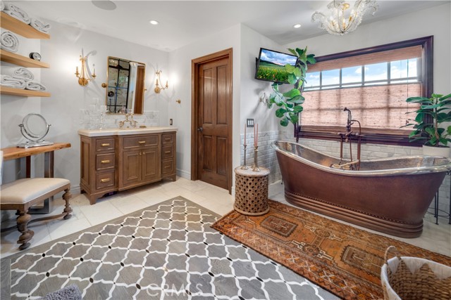 Detail Gallery Image 19 of 47 For 5558 Hoback Glen Rd, Hidden Hills,  CA 91302 - 5 Beds | 5 Baths