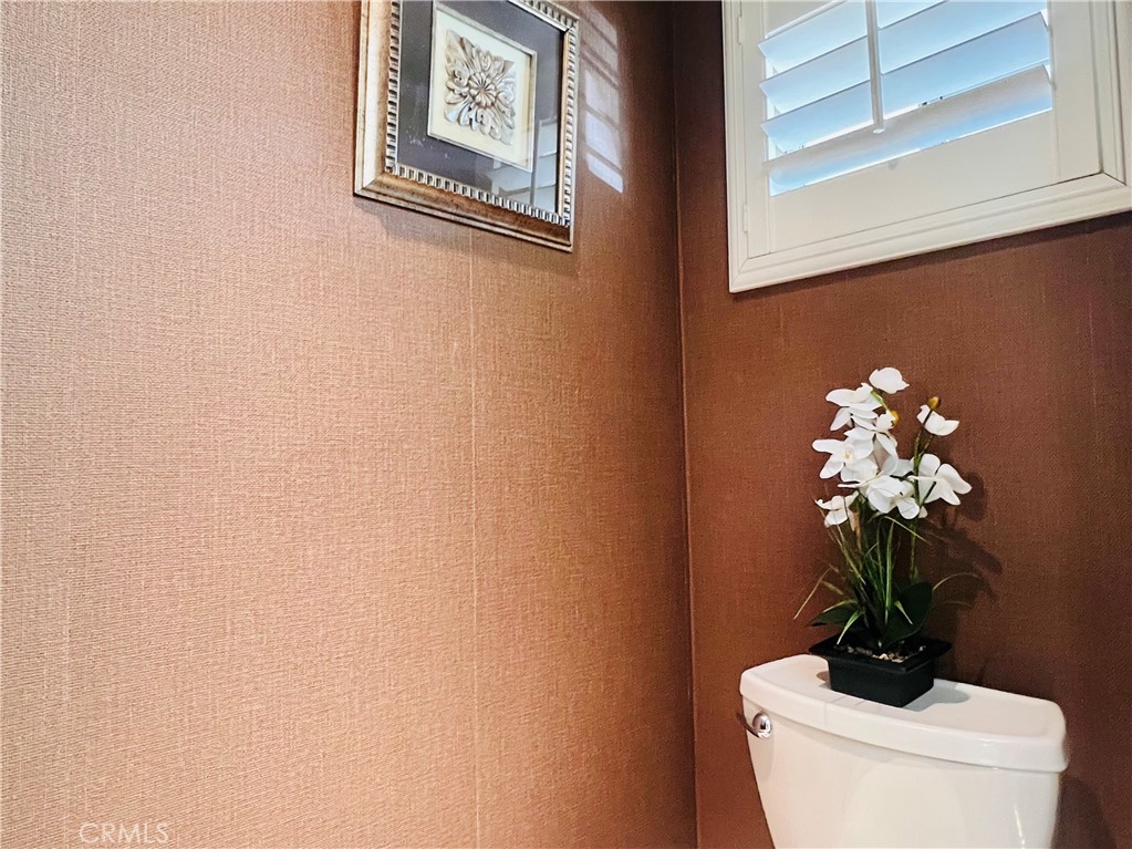 https://media.crmls.org/medias/b8c0a350-9be3-4b6b-88bd-dfdaa05a9b93.jpg?preset=X-Large