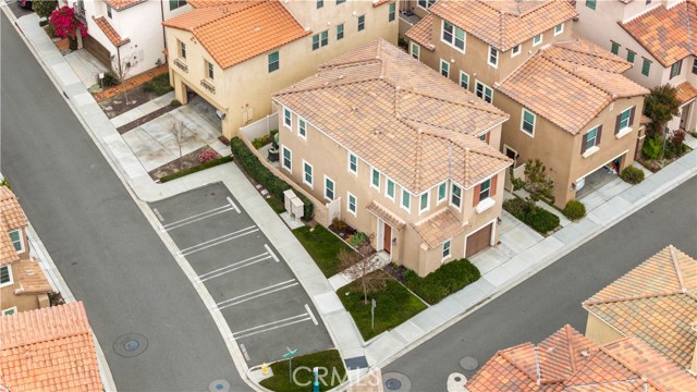 333 Calle Elegante, Lake Forest CA: https://media.crmls.org/medias/b8c0d272-1b86-4a22-9a38-b4ce17da7410.jpg