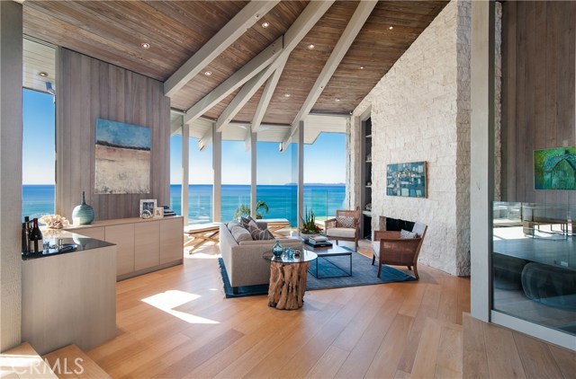 Detail Gallery Image 4 of 40 For 709 Kendall Dr, Laguna Beach,  CA 92651 - 4 Beds | 4/1 Baths