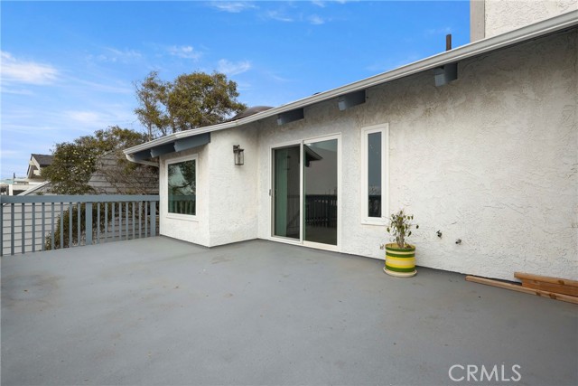 161 Monterey, Hermosa Beach CA: https://media.crmls.org/medias/b8c13d59-81bc-4f39-a295-1c4e9aadea1e.jpg