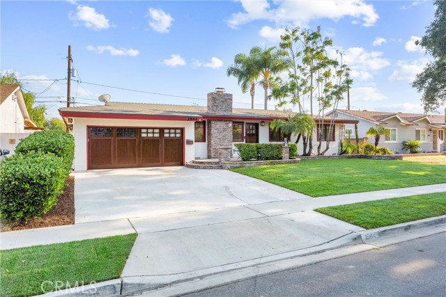 1944 W Lullaby Lane, Anaheim CA: https://media.crmls.org/medias/b8c17ad6-2e78-4be8-90af-d4ef61037c90.jpg