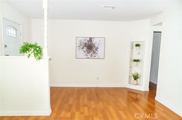 Detail Gallery Image 5 of 16 For 4865 Orchard St, Montclair,  CA 91763 - 3 Beds | 2 Baths