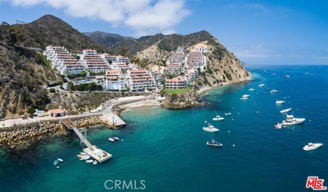 68 Playa Azul, Avalon CA: https://media.crmls.org/medias/b8c25a61-e061-458a-ba30-3db9daca5c1a.jpg