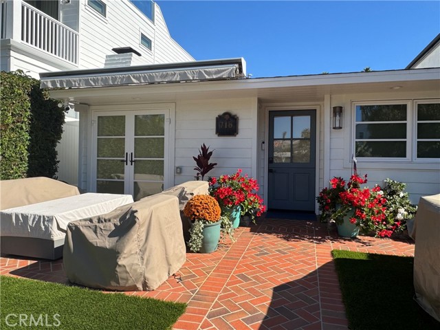 Detail Gallery Image 2 of 21 For 718 Fernleaf, Corona Del Mar,  CA 92625 - 3 Beds | 3 Baths