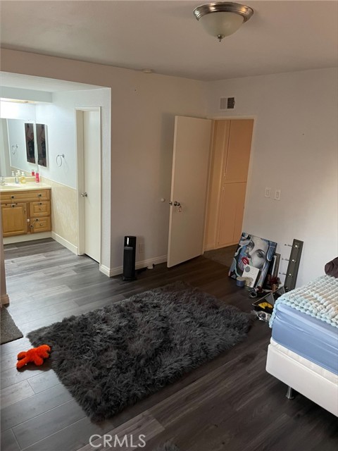 154 Fairview Street, Santa Ana CA: https://media.crmls.org/medias/b8c2d2cf-b731-4a04-9e35-32f37f537e09.jpg