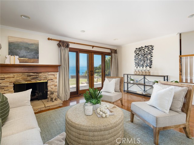 3528 Hightide Drive, Rancho Palos Verdes CA: https://media.crmls.org/medias/b8c31b77-3f99-44ae-b9e1-5a0e16ef091b.jpg
